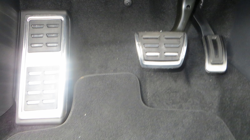 Metall Pedale 2.jpg
